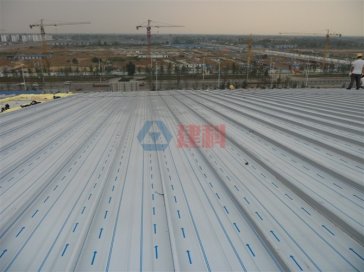 [直立鎖邊屋面系統(tǒng)]上海虹橋機(jī)場(chǎng)